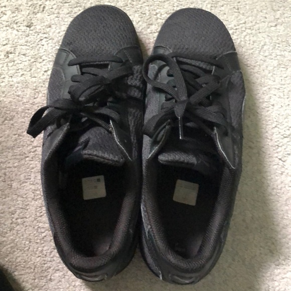 Men’s Puma all black sneakers size 10 - Picture 4 of 4